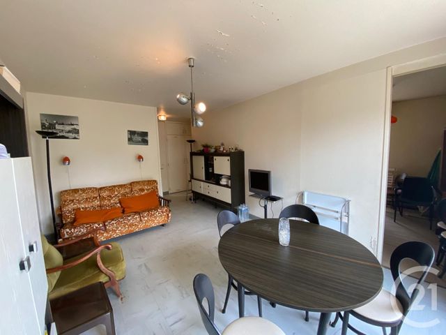 Afficher la photo en grand Appartement F3 à vendre - 3 pièces - 43.7 m2 - HOULGATE - 14 - BASSE-NORMANDIE - Century 21 Frédéric Bagot