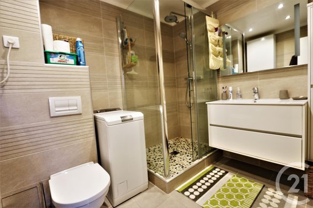 Appartement F4 à vendre - 4 pièces - 108.86 m2 - HOULGATE - 14 - BASSE-NORMANDIE - Century 21 Frédéric Bagot Appartement F4 à vendre - 4 pièces - 108.86 m2 - HOULGATE - 14 - BASSE-NORMANDIE - Century 21 Frédéric Bagot