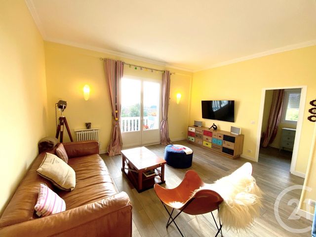 Appartement F4 à vendre - 4 pièces - 108.86 m2 - HOULGATE - 14 - BASSE-NORMANDIE - Century 21 Frédéric Bagot Appartement F4 à vendre - 4 pièces - 108.86 m2 - HOULGATE - 14 - BASSE-NORMANDIE - Century 21 Frédéric Bagot