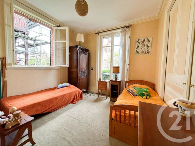 Afficher la photo en grand Appartement F4 à vendre - 4 pièces - 88.14 m2 - HOULGATE - 14 - BASSE-NORMANDIE - Century 21 Bagot Immobilier