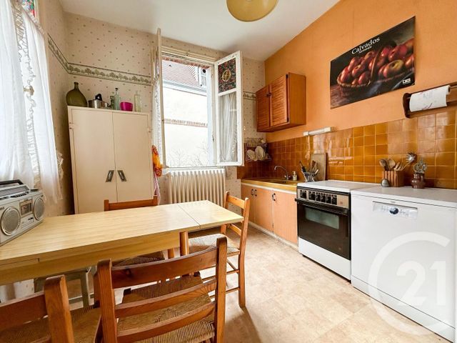 Afficher la photo en grand Appartement F4 à vendre - 4 pièces - 88.14 m2 - HOULGATE - 14 - BASSE-NORMANDIE - Century 21 Bagot Immobilier