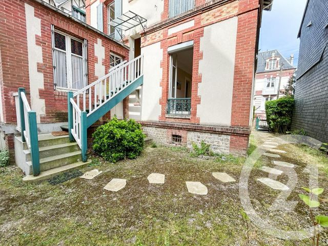 Afficher la photo en grand Appartement F4 à vendre - 4 pièces - 88.14 m2 - HOULGATE - 14 - BASSE-NORMANDIE - Century 21 Bagot Immobilier