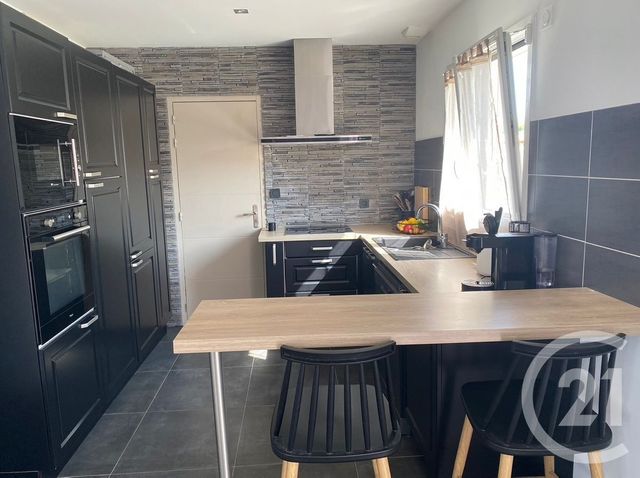 maison à louer - 6 pièces - 110.0 m2 - CRICQUEVILLE EN AUGE - 14 - BASSE-NORMANDIE - Century 21 Bagot Immobilier