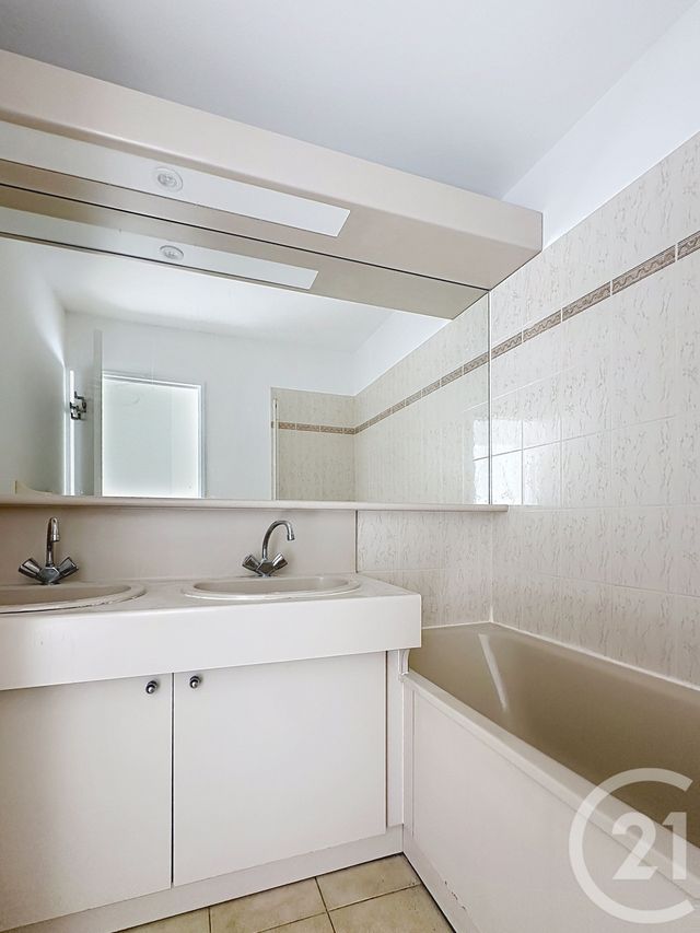 Appartement F3 à louer - 3 pièces - 64.29 m2 - DIVES SUR MER - 14 - BASSE-NORMANDIE - Century 21 Bagot Immobilier