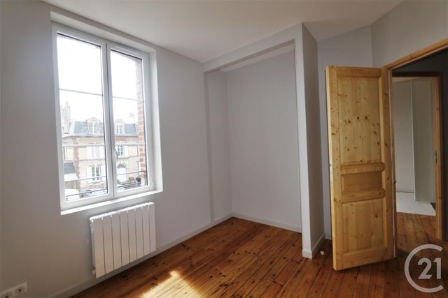 maison à louer - 5 pièces - 82.39 m2 - HOULGATE - 14 - BASSE-NORMANDIE - Century 21 Bagot Immobilier