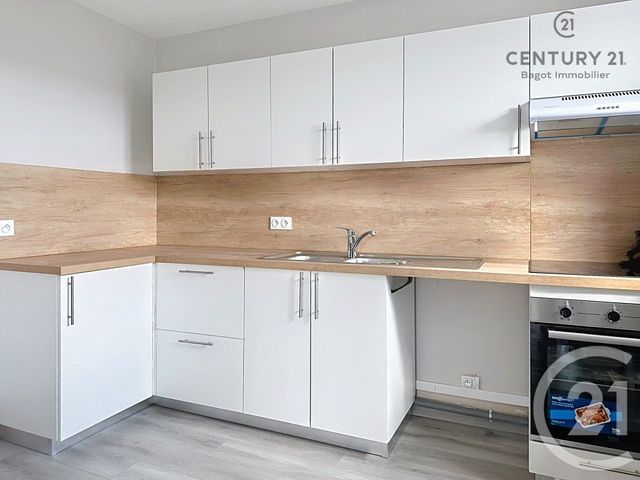 Appartement F4 à louer - 4 pièces - 90.58 m2 - DIVES SUR MER - 14 - BASSE-NORMANDIE - Century 21 Bagot Immobilier