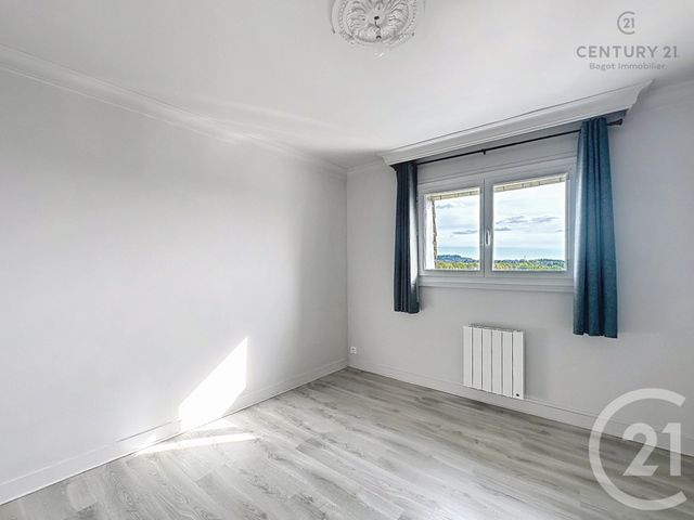 Appartement F4 à louer - 4 pièces - 90.58 m2 - DIVES SUR MER - 14 - BASSE-NORMANDIE - Century 21 Bagot Immobilier