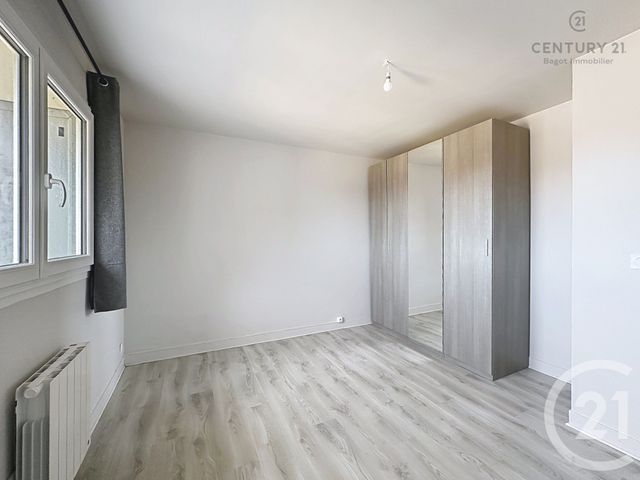 Appartement F4 à louer - 4 pièces - 90.58 m2 - DIVES SUR MER - 14 - BASSE-NORMANDIE - Century 21 Bagot Immobilier