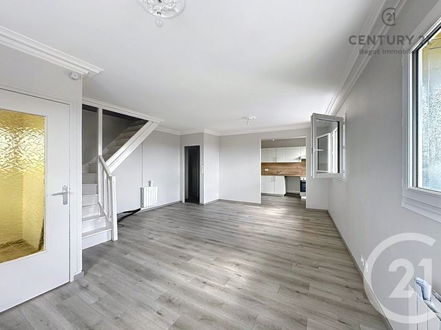 Appartement F4 à louer - 4 pièces - 90.58 m2 - DIVES SUR MER - 14 - BASSE-NORMANDIE - Century 21 Bagot Immobilier