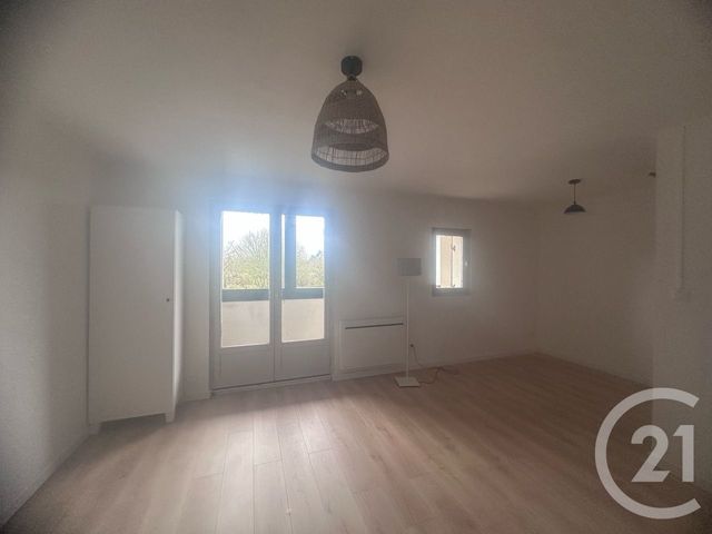 Appartement Studio à louer - 1 pièce - 24.0 m2 - VARAVILLE - 14 - BASSE-NORMANDIE - Century 21 Bagot Immobilier